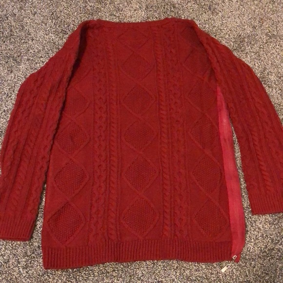 Sweater - Picture 4 of 4